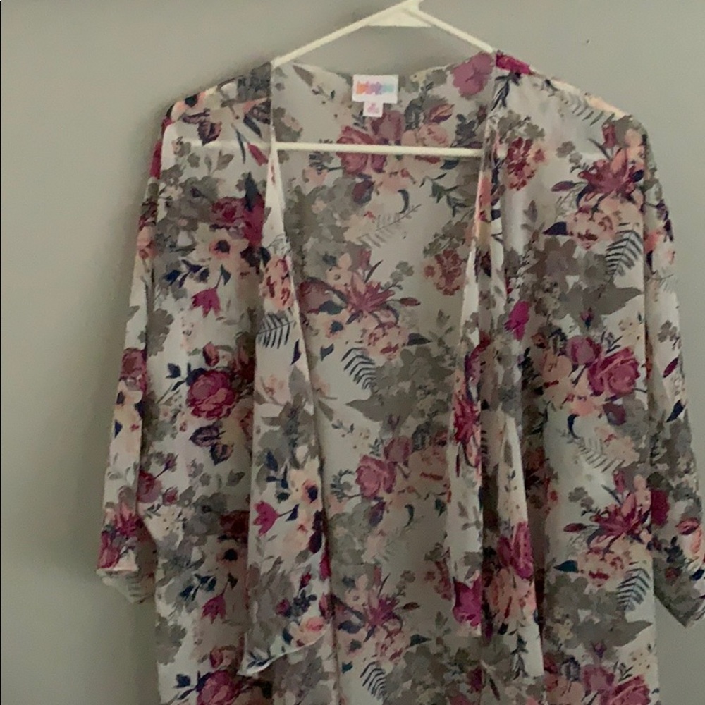 Lularoe Medium Shirley Kimono